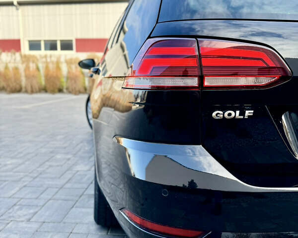 Черный Фольксваген Гольф, объемом двигателя 1.6 л и пробегом 245 тыс. км за 13500 $, фото 16 на Automoto.ua