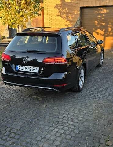 Черный Фольксваген Гольф, объемом двигателя 1.6 л и пробегом 251 тыс. км за 13500 $, фото 5 на Automoto.ua