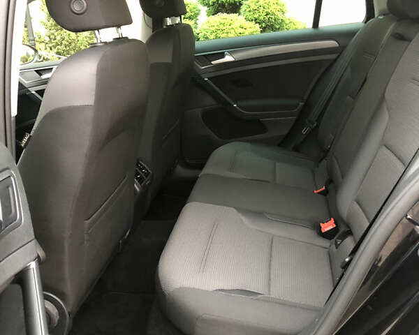 Черный Фольксваген Гольф, объемом двигателя 1.6 л и пробегом 224 тыс. км за 13650 $, фото 32 на Automoto.ua