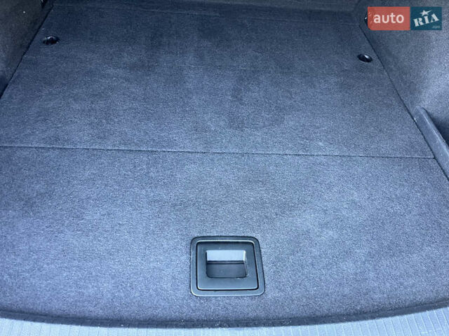 Черный Фольксваген Гольф, объемом двигателя 1.6 л и пробегом 224 тыс. км за 13000 $, фото 39 на Automoto.ua