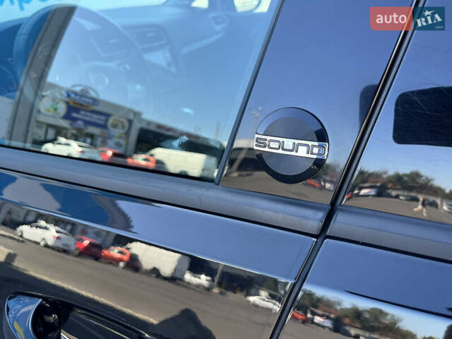 Черный Фольксваген Гольф, объемом двигателя 1.6 л и пробегом 224 тыс. км за 13000 $, фото 24 на Automoto.ua