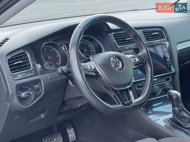 Чорний Фольксваген Гольф, об'ємом двигуна 1.6 л та пробігом 280 тис. км за 12500 $, фото 11 на Automoto.ua