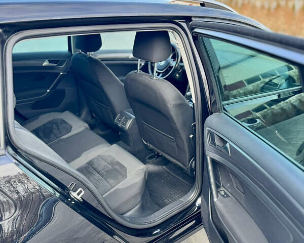 Черный Фольксваген Гольф, объемом двигателя 1.6 л и пробегом 245 тыс. км за 13500 $, фото 30 на Automoto.ua