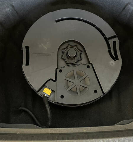 Черный Фольксваген Гольф, объемом двигателя 1.6 л и пробегом 248 тыс. км за 15800 $, фото 32 на Automoto.ua