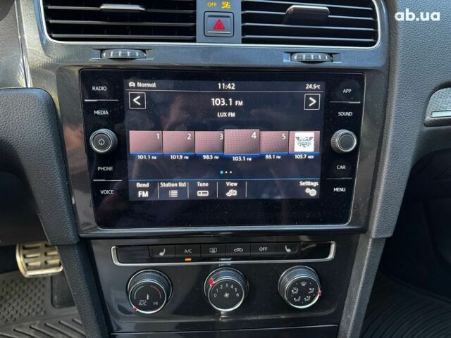 Черный Фольксваген Гольф, объемом двигателя 1.8 л и пробегом 142 тыс. км за 15690 $, фото 17 на Automoto.ua