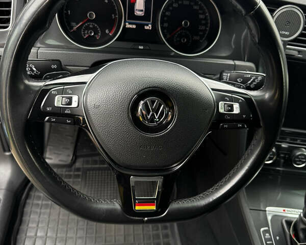 Черный Фольксваген Гольф, объемом двигателя 1.97 л и пробегом 288 тыс. км за 15800 $, фото 26 на Automoto.ua