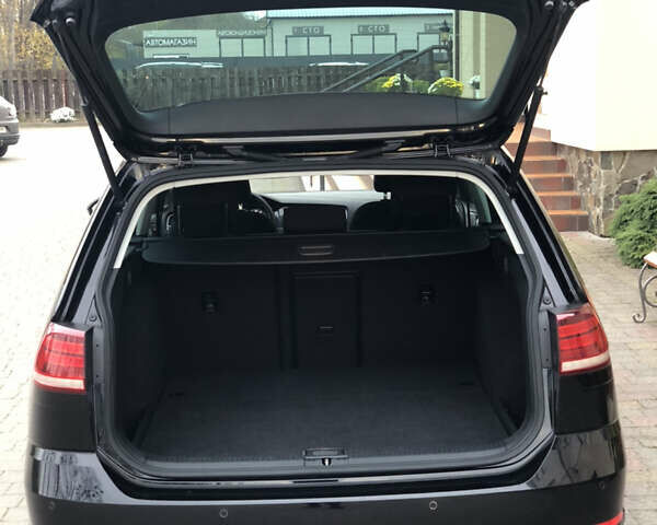 Черный Фольксваген Гольф, объемом двигателя 1.6 л и пробегом 224 тыс. км за 13650 $, фото 15 на Automoto.ua