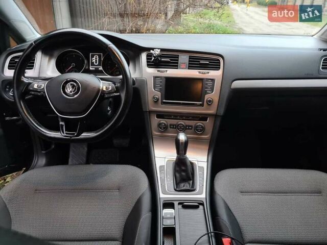Черный Фольксваген Гольф, объемом двигателя 1.6 л и пробегом 245 тыс. км за 11555 $, фото 18 на Automoto.ua