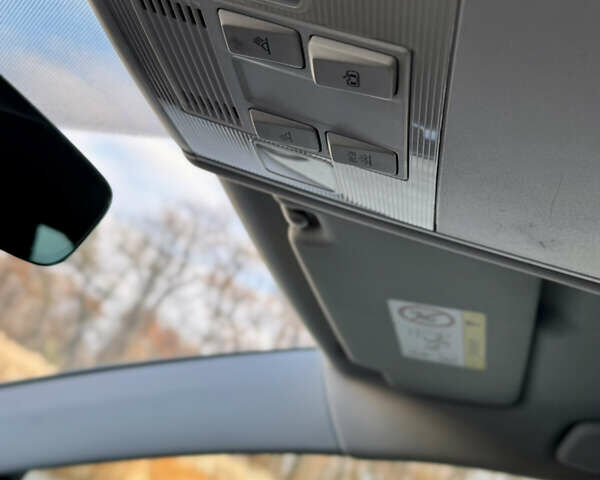 Черный Фольксваген Гольф, объемом двигателя 1.6 л и пробегом 245 тыс. км за 13500 $, фото 46 на Automoto.ua