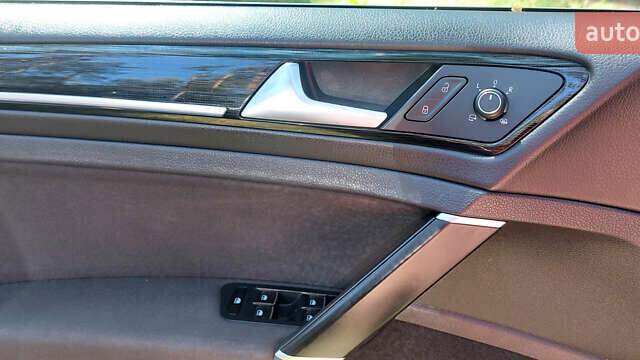 Черный Фольксваген Гольф, объемом двигателя 1.6 л и пробегом 245 тыс. км за 16300 $, фото 20 на Automoto.ua