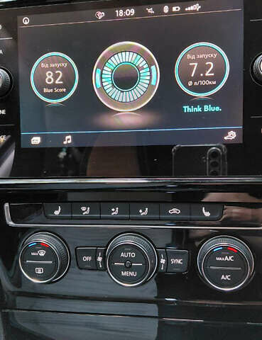 Черный Фольксваген Гольф, объемом двигателя 1.6 л и пробегом 248 тыс. км за 15800 $, фото 27 на Automoto.ua