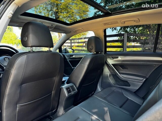 Черный Фольксваген Гольф, объемом двигателя 1.8 л и пробегом 142 тыс. км за 15690 $, фото 23 на Automoto.ua