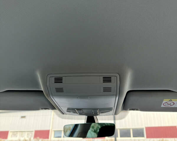 Черный Фольксваген Гольф, объемом двигателя 1.6 л и пробегом 245 тыс. км за 13500 $, фото 32 на Automoto.ua