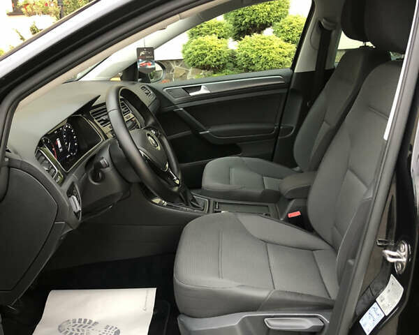 Черный Фольксваген Гольф, объемом двигателя 1.6 л и пробегом 224 тыс. км за 13650 $, фото 18 на Automoto.ua