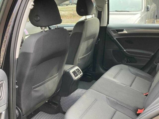 Черный Фольксваген Гольф, объемом двигателя 1.6 л и пробегом 192 тыс. км за 12000 $, фото 13 на Automoto.ua