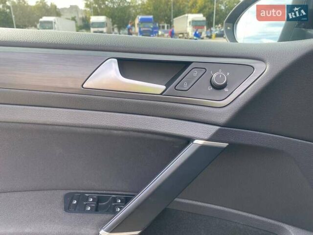 Черный Фольксваген Гольф, объемом двигателя 2 л и пробегом 205 тыс. км за 16500 $, фото 9 на Automoto.ua