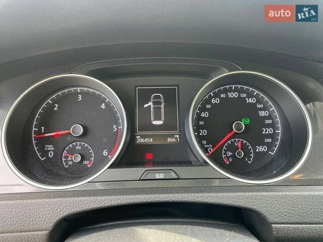 Черный Фольксваген Гольф, объемом двигателя 2 л и пробегом 205 тыс. км за 16500 $, фото 5 на Automoto.ua