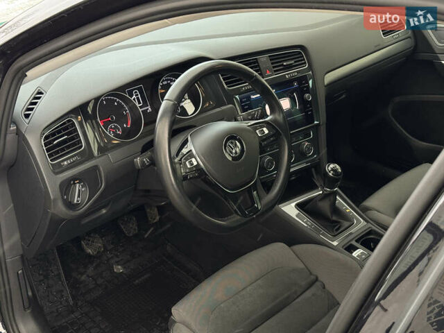 Чорний Фольксваген Гольф, об'ємом двигуна 1.6 л та пробігом 219 тис. км за 13700 $, фото 14 на Automoto.ua