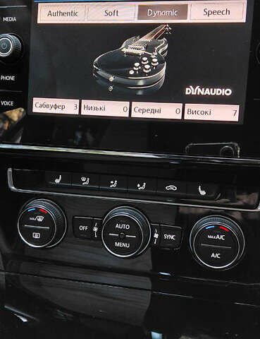 Черный Фольксваген Гольф, объемом двигателя 1.6 л и пробегом 248 тыс. км за 15800 $, фото 28 на Automoto.ua