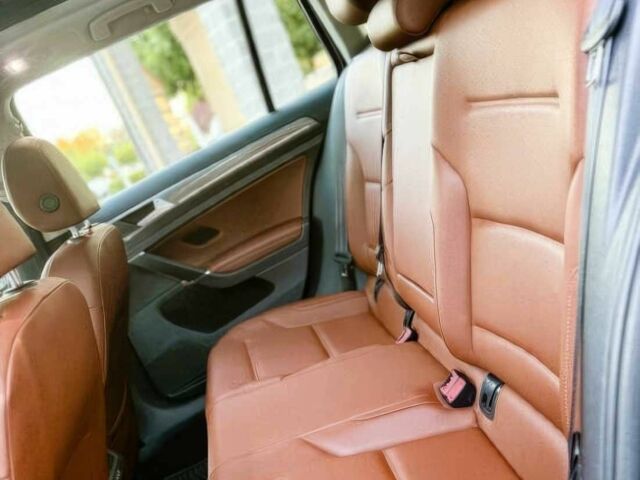 Черный Фольксваген Гольф, объемом двигателя 1.8 л и пробегом 53 тыс. км за 8400 $, фото 9 на Automoto.ua