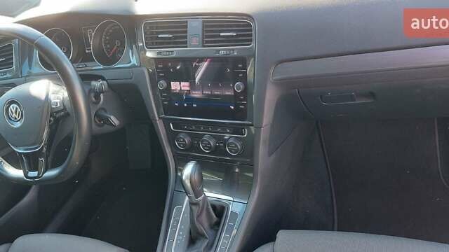 Чорний Фольксваген Гольф, об'ємом двигуна 1.6 л та пробігом 217 тис. км за 15600 $, фото 12 на Automoto.ua