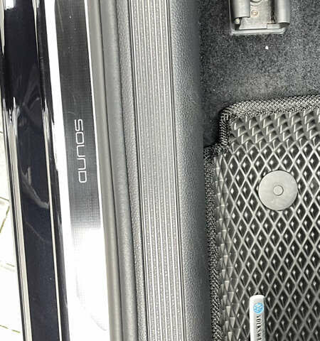 Черный Фольксваген Гольф, объемом двигателя 1.6 л и пробегом 248 тыс. км за 15800 $, фото 24 на Automoto.ua