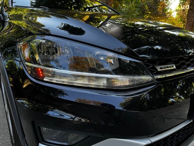 Черный Фольксваген Гольф, объемом двигателя 1.8 л и пробегом 142 тыс. км за 15690 $, фото 3 на Automoto.ua