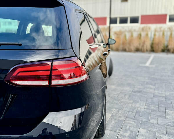 Черный Фольксваген Гольф, объемом двигателя 1.6 л и пробегом 245 тыс. км за 13500 $, фото 11 на Automoto.ua