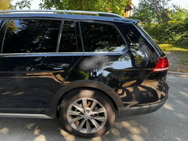 Черный Фольксваген Гольф, объемом двигателя 1.8 л и пробегом 142 тыс. км за 15690 $, фото 9 на Automoto.ua