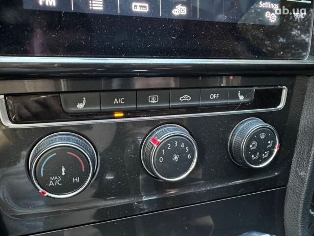 Черный Фольксваген Гольф, объемом двигателя 1.8 л и пробегом 142 тыс. км за 15690 $, фото 18 на Automoto.ua