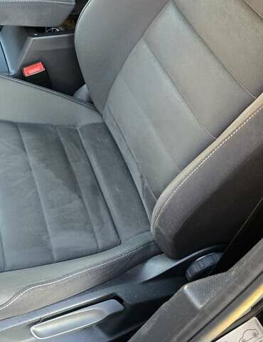 Черный Фольксваген Гольф, объемом двигателя 1.6 л и пробегом 251 тыс. км за 13500 $, фото 9 на Automoto.ua