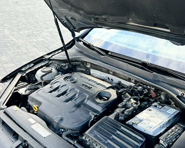 Черный Фольксваген Гольф, объемом двигателя 1.6 л и пробегом 245 тыс. км за 13500 $, фото 56 на Automoto.ua