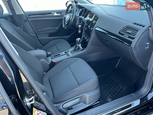 Черный Фольксваген Гольф, объемом двигателя 1.6 л и пробегом 224 тыс. км за 13000 $, фото 23 на Automoto.ua