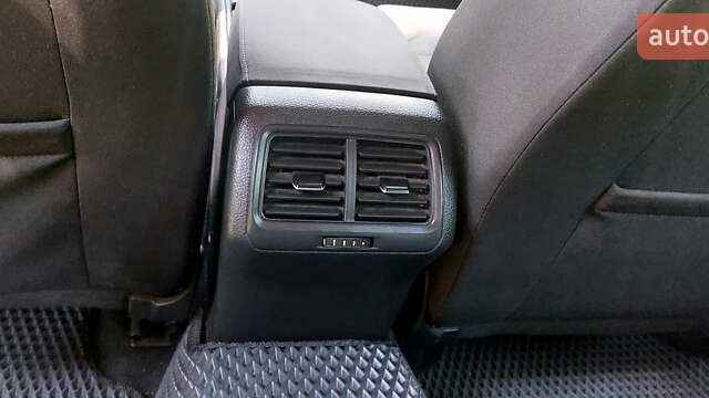 Черный Фольксваген Гольф, объемом двигателя 1.6 л и пробегом 245 тыс. км за 16300 $, фото 27 на Automoto.ua