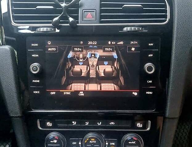 Черный Фольксваген Гольф, объемом двигателя 1.6 л и пробегом 245 тыс. км за 16300 $, фото 36 на Automoto.ua