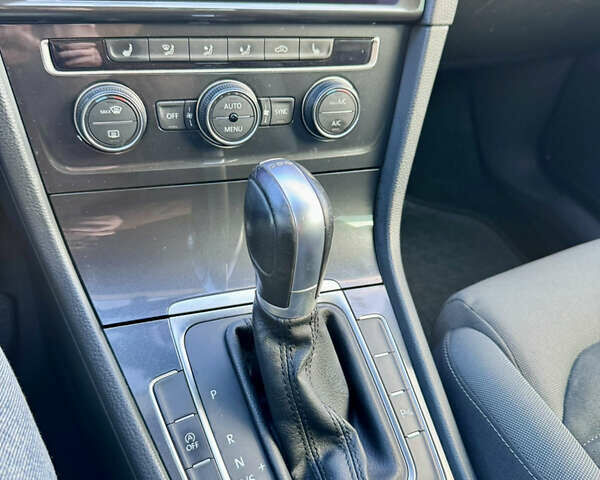 Черный Фольксваген Гольф, объемом двигателя 1.6 л и пробегом 245 тыс. км за 13500 $, фото 39 на Automoto.ua