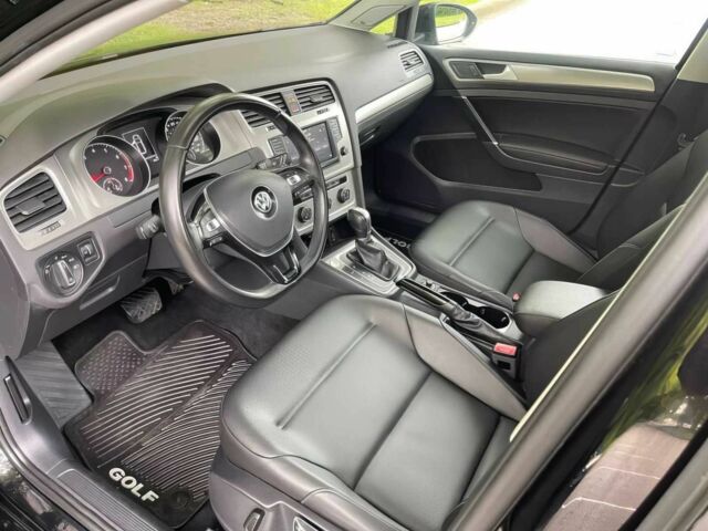 Черный Фольксваген Гольф, объемом двигателя 1.8 л и пробегом 66 тыс. км за 2700 $, фото 10 на Automoto.ua