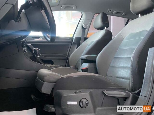 Черный Фольксваген Гольф, объемом двигателя 1.6 л и пробегом 229 тыс. км за 15000 $, фото 10 на Automoto.ua