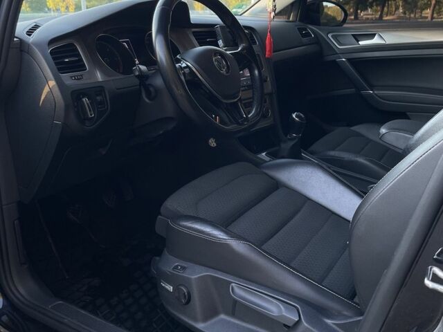 Чорний Фольксваген Гольф, об'ємом двигуна 1.6 л та пробігом 235 тис. км за 10900 $, фото 22 на Automoto.ua