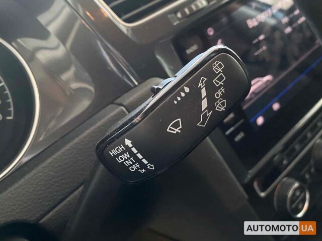 Черный Фольксваген Гольф, объемом двигателя 1.6 л и пробегом 229 тыс. км за 15000 $, фото 17 на Automoto.ua