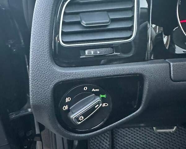 Черный Фольксваген Гольф, объемом двигателя 1.6 л и пробегом 240 тыс. км за 13200 $, фото 14 на Automoto.ua