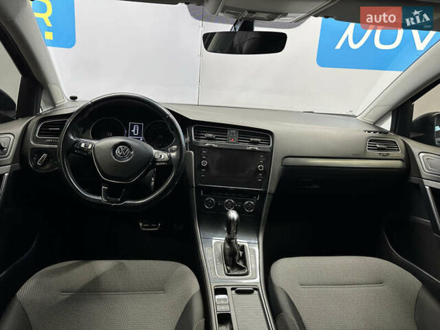 Черный Фольксваген Гольф, объемом двигателя 1.6 л и пробегом 262 тыс. км за 11390 $, фото 18 на Automoto.ua
