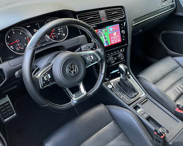 Черный Фольксваген Гольф, объемом двигателя 2 л и пробегом 260 тыс. км за 14900 $, фото 21 на Automoto.ua