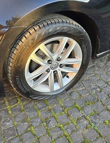 Черный Фольксваген Гольф, объемом двигателя 1.6 л и пробегом 251 тыс. км за 13500 $, фото 3 на Automoto.ua