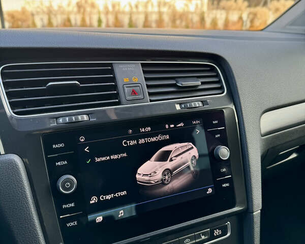 Черный Фольксваген Гольф, объемом двигателя 1.6 л и пробегом 245 тыс. км за 13500 $, фото 40 на Automoto.ua