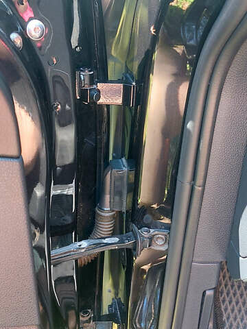 Черный Фольксваген Гольф, объемом двигателя 1.6 л и пробегом 245 тыс. км за 16300 $, фото 21 на Automoto.ua