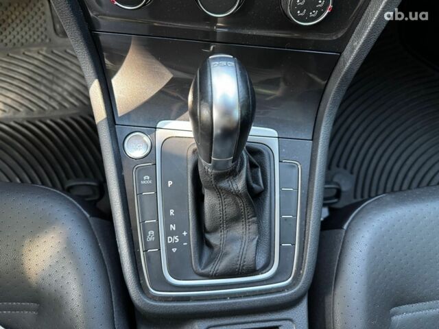 Черный Фольксваген Гольф, объемом двигателя 1.8 л и пробегом 142 тыс. км за 15690 $, фото 19 на Automoto.ua