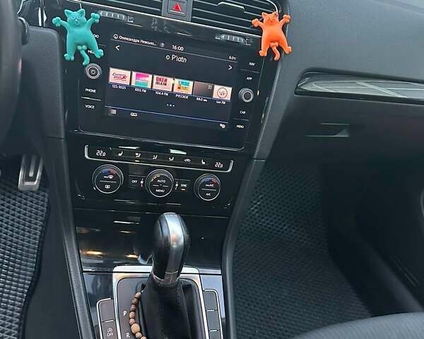 Черный Фольксваген Гольф, объемом двигателя 1.6 л и пробегом 240 тыс. км за 13200 $, фото 15 на Automoto.ua