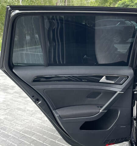 Черный Фольксваген Гольф, объемом двигателя 1.6 л и пробегом 248 тыс. км за 15800 $, фото 20 на Automoto.ua