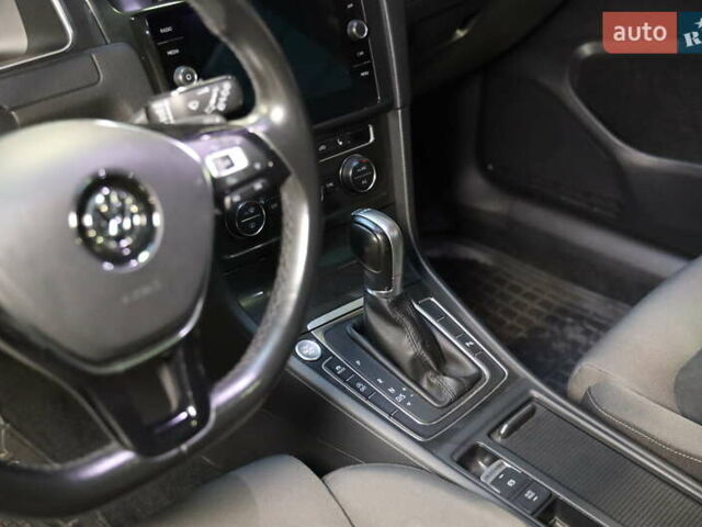 Чорний Фольксваген Гольф, об'ємом двигуна 1.6 л та пробігом 194 тис. км за 14800 $, фото 17 на Automoto.ua